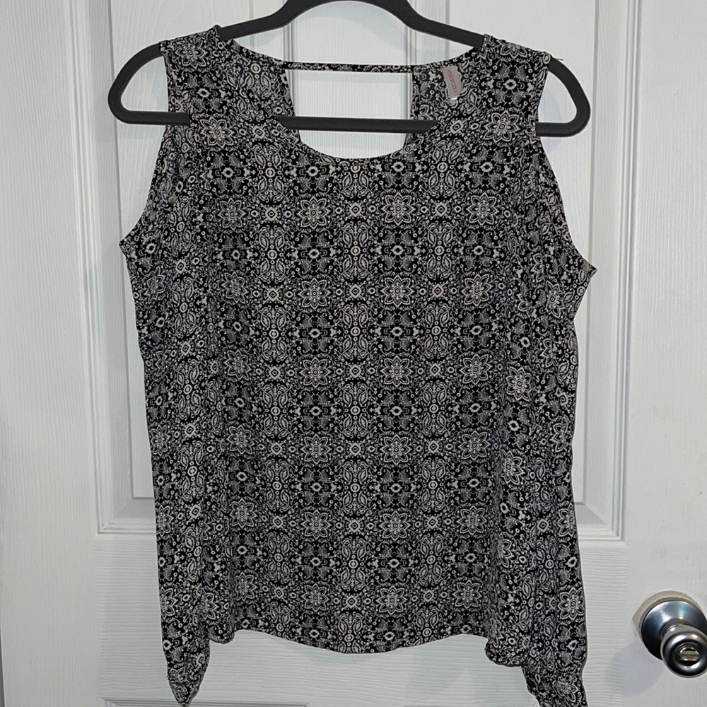 Open-shoulder blouse